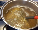 Foto del paso 1 de la receta: Espaguettis con jamón al pesto