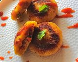 A picture of step 4 of Corn stuffed patties.