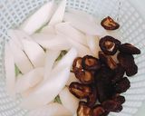 Hình bước làm 1 của món Canh củ cải nấu nấm