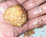 A picture of step 4 of Coconut Jaggery Ladoo.