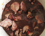 Foto del paso 3 de la receta: Estofado de pavo al vino tinto