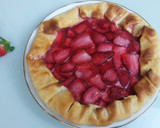 Foto del paso 8 de la receta: Tarta de Fresas Rellena de Crema Pastelera Fácil¡
