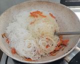 Foto langkah ke 12 dari resep Bihun Goreng Telur Wortel.