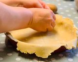 A picture of step 6 of Apple Pie.