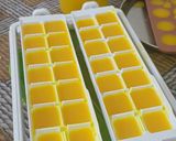 A picture of step 5 of Frozen cubes for healthy shots.