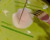 Foto del paso 7 de la receta: Crema verde de lechugas y caldo de ave con huevo poché