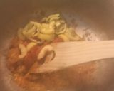 Paprikás krumpli virslivel és nokedlivel recept fázis 2 fotója
