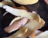 Foto langkah ke 1 dari resep Keripik Kulit Kentang.