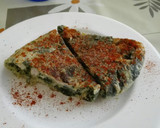 Foto del paso 5 de la receta: Tortilla de acelgas y gambas