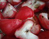 Foto langkah ke 1 dari resep Asinan Jambu Air.