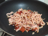 Pastas con jamón y salsa napolitana
