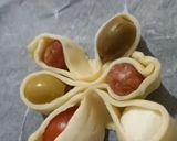 Foto del passaggio 6 della ricetta ANTIPASTI FIORI DI SFOGLIA 🏵️🌼😋