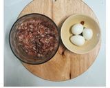 Hình bước làm 1 của món Thịt Chưng Trứng