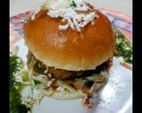 चीज़ मिक्स वेज आलू टिक्की बर्गर(cheese mixveg aloo burger recipe in hindi) रेसिपी चरण 5 फोटो