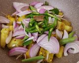 A picture of step 4 of Stir Fried Sweet Potato.