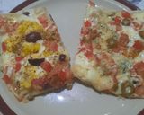 Foto del paso 8 de la receta: Pizza 2 sabores: huevo duro, olivas negras y 4 quesos con olivas verdes