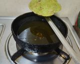 A picture of step 7 of Tea - Time Seasonal Hare Matar Ki Puri Without Stuffing.