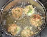 Foto del paso 4 de la receta: Buñuelos de lechuga