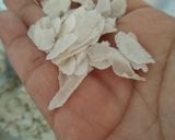 A picture of step 2 of Poha chivda.