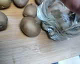 A picture of step 4 of Cheesy smashed potatoes.