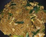 Foto langkah ke 3 dari resep Mie Goreng Simpel.