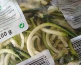 Foto del paso 1 de la receta Nidos de calabacín con gulas y champiñones