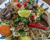 Gambar langkah 7 resipi Mee Sup Tulang Ala Thai.
