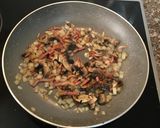 Foto del paso 2 de la receta: Pasta cremosa de bacon y champiñones (estilo risotto)