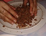 Foto del paso 2 de la receta: Trufas de chocolate y vainilla con coberturas de coco y galleta