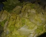 Foto del paso 1 de la receta: Ensalada de lechuga, queso y almendras con aderezo de miel y mostaza