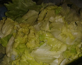 Foto del paso 1 de la receta: Ensalada de lechuga, queso y almendras con aderezo de miel y mostaza