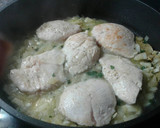 Foto del paso 4 de la receta: Filetes de solomillo de pavo a la crema