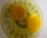 A picture of step 4 of Maggi omelet.