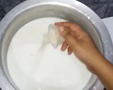 A picture of step 1 of Doodh Ka Sharbat.