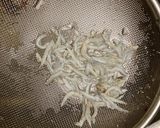吻仔魚蛋花粥的食譜步驟2照片