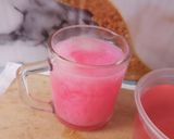 Foto langkah ke 6 dari resep Es Kuwut Nutrijell Stroberi Mix Cocorio Stroberi.