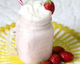 A picture of step 2 of Strawberry Milkshake.