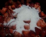 Foto langkah ke 2 dari resep Selai Strawberry Homemade.