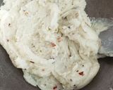 A picture of step 4 of White sauce cheese balls.