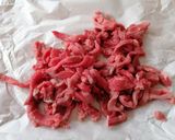A picture of step 1 of Beef Strips with Rosemary and Lemon.