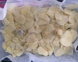 Foto del paso 2 de la receta: Pollo al horno sobre cama de patatas