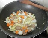 Foto langkah ke 2 dari resep Bakmie Goreng Sayuran.