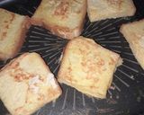 Foto langkah ke 4 dari resep Roti Panggang Keju.