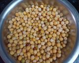 A picture of step 1 of Kolhapuri Misal Pav.