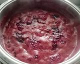 A picture of step 3 of Black Grapes Jam.