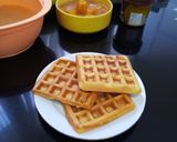 Foto langkah ke 4 dari resep American Waffle (Plain).