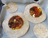 Foto del paso 2 de la receta: Tortillas de trigo rellenas y horneadas
