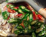 Foto langkah ke 2 dari resep Tongkol Masak Kecap.