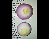 अनियन लोटस विद चीज़ी डीप(Onion Lotus with cheesy dip recipe in Hindi) रेसिपी चरण 1 फोटो