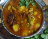 कुकर वाली आलू टमाटर की सब्जी(cooker wali aloo tamatar ki sabzi recipe in hindi) रेसिपी चरण 5 फोटो